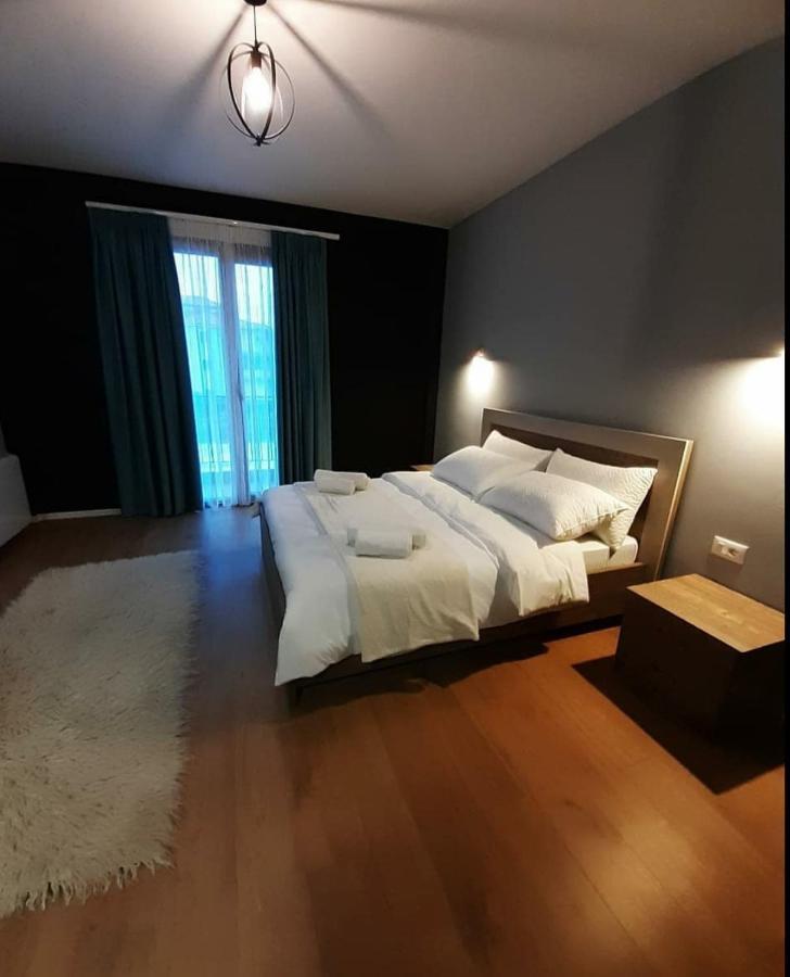 House Of Horses Shtepia E Kuajve Hotel คอร์เชอ ภายนอก รูปภาพ