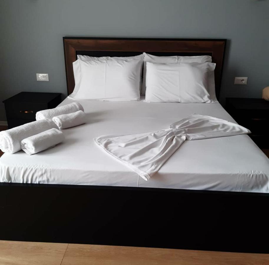 House Of Horses Shtepia E Kuajve Hotel คอร์เชอ ภายนอก รูปภาพ