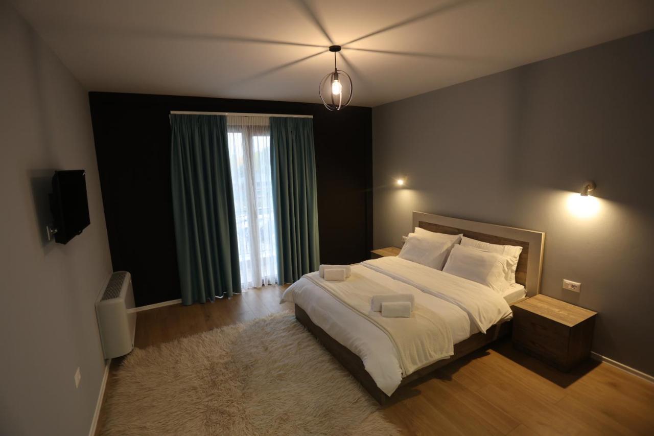 House Of Horses Shtepia E Kuajve Hotel คอร์เชอ ภายนอก รูปภาพ